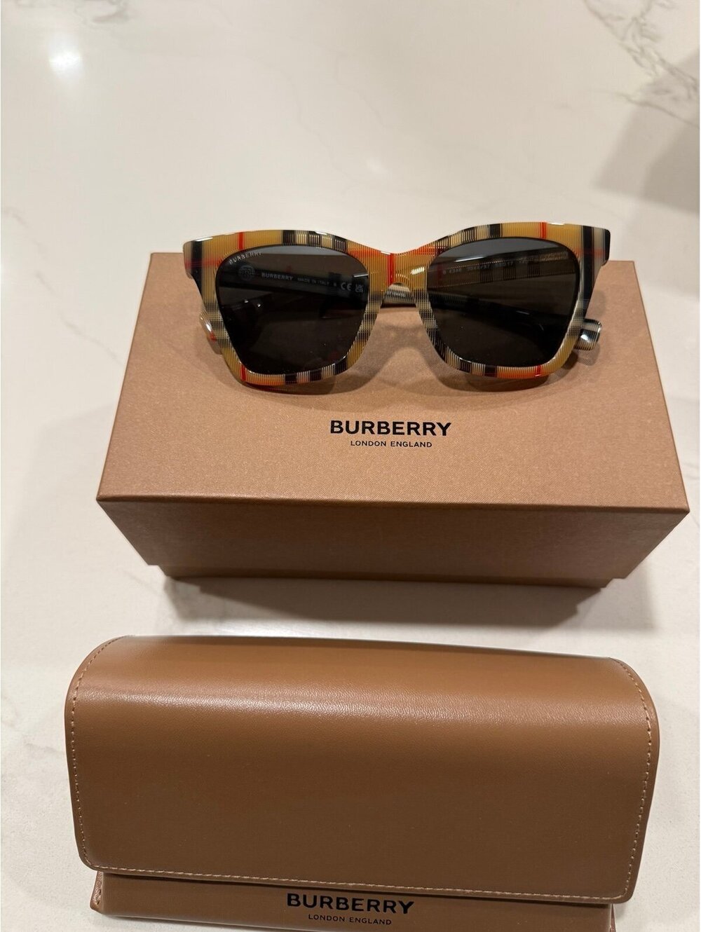 NEW Burberry Sunglasses with Case and Box
